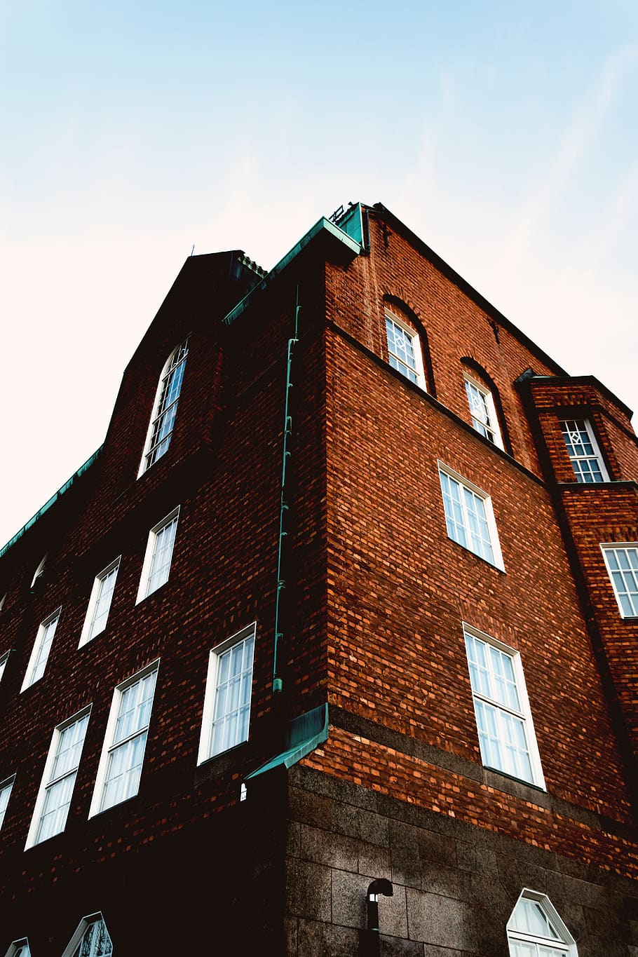 building, facade, brick, school, windows, sky, built structure, HD wallpaper