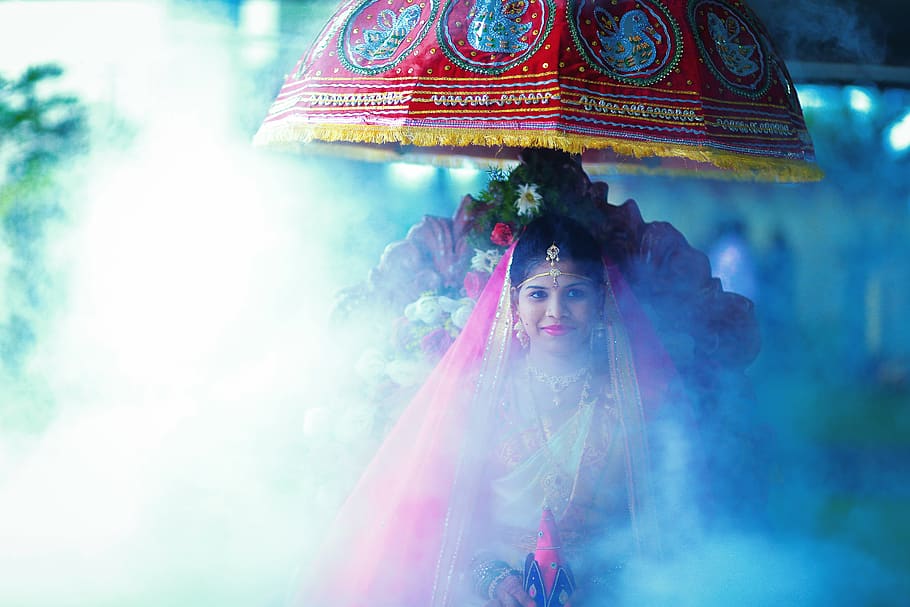 Red and Gold Sari Dress, art, beautiful, blur, bride, bright HD wallpaper