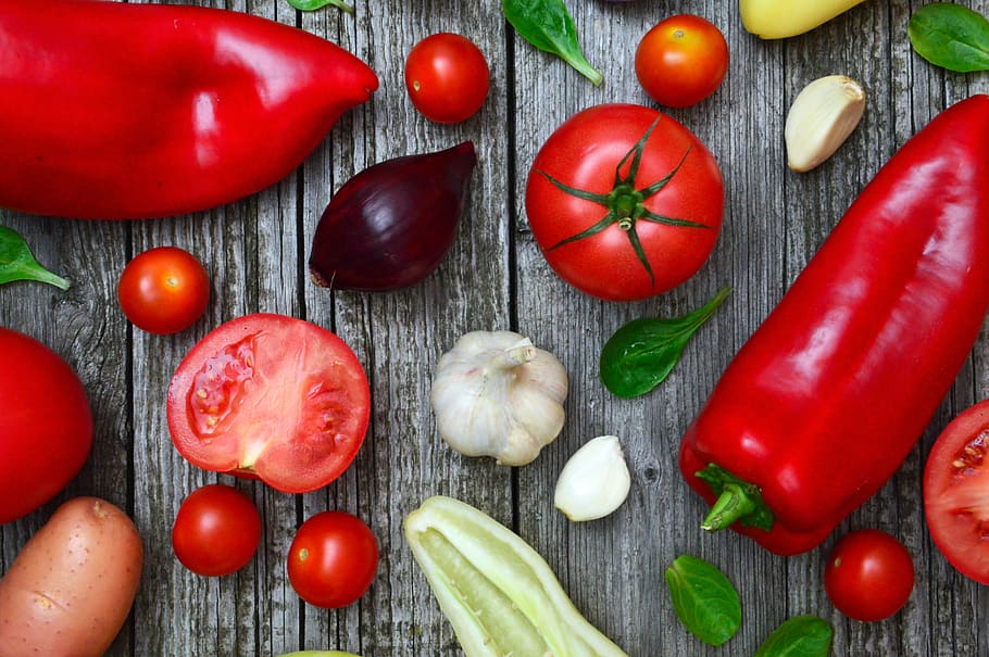 vegetables, tomatoes, pepper, red, wood, mood, healthy, fresh HD wallpaper