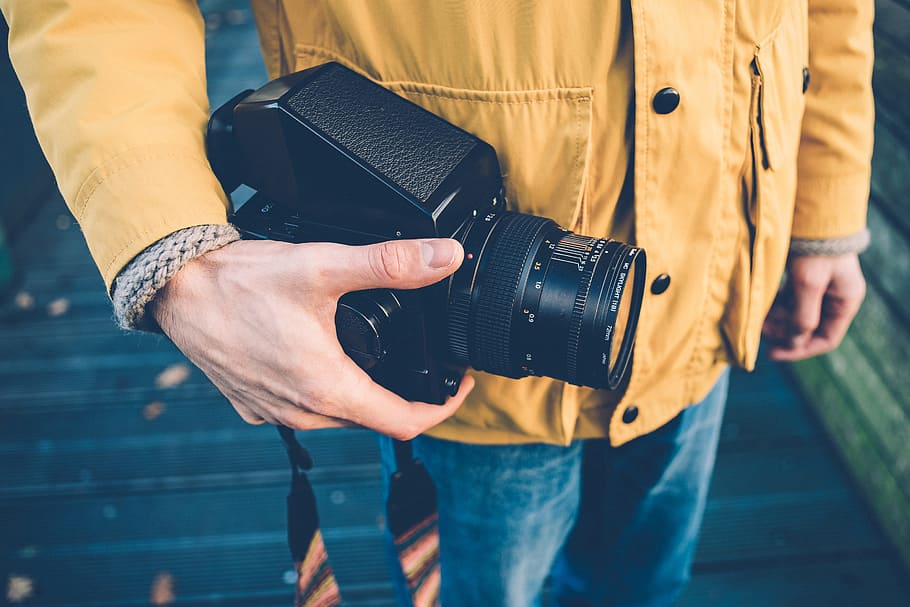 Holding old camera, analog, blue, bronica, equipment, film, format HD wallpaper