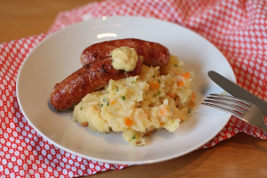 Sausage and Egg on Plate, beef, cuisine, delicious, dining, dinner HD wallpaper