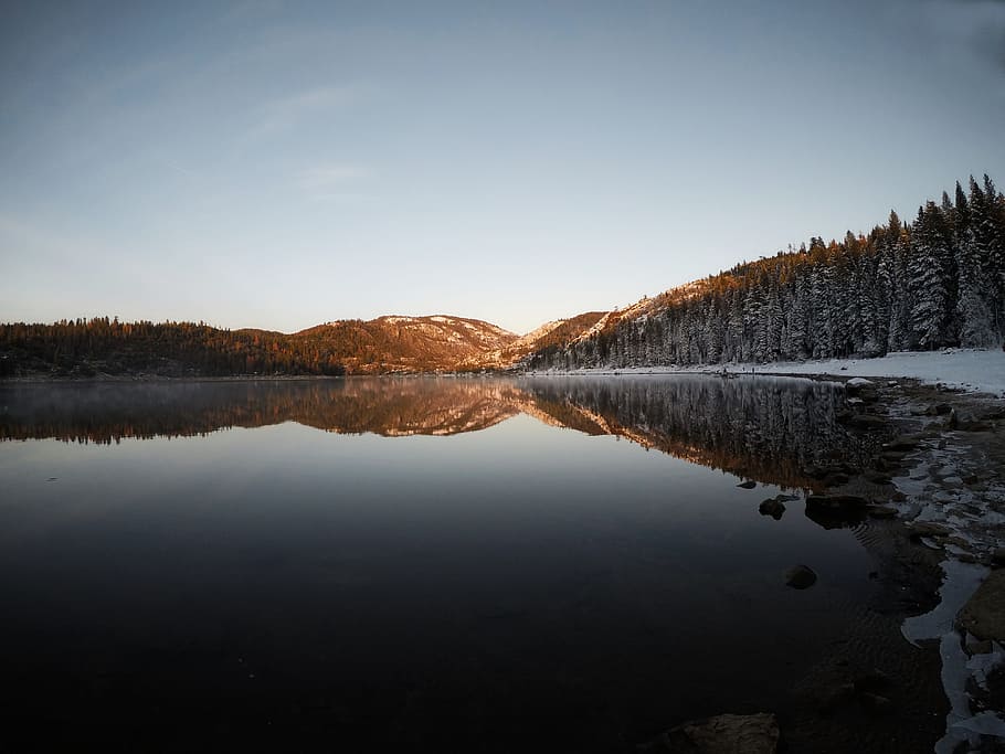 Reflection of Mountain and Trees on Body of Water, dawn, evening HD wallpaper