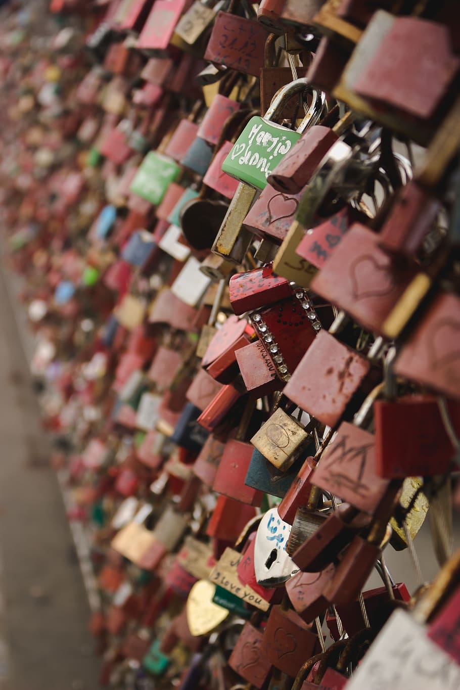 austria, bridge, locks, water, abundance, large group of objects HD wallpaper