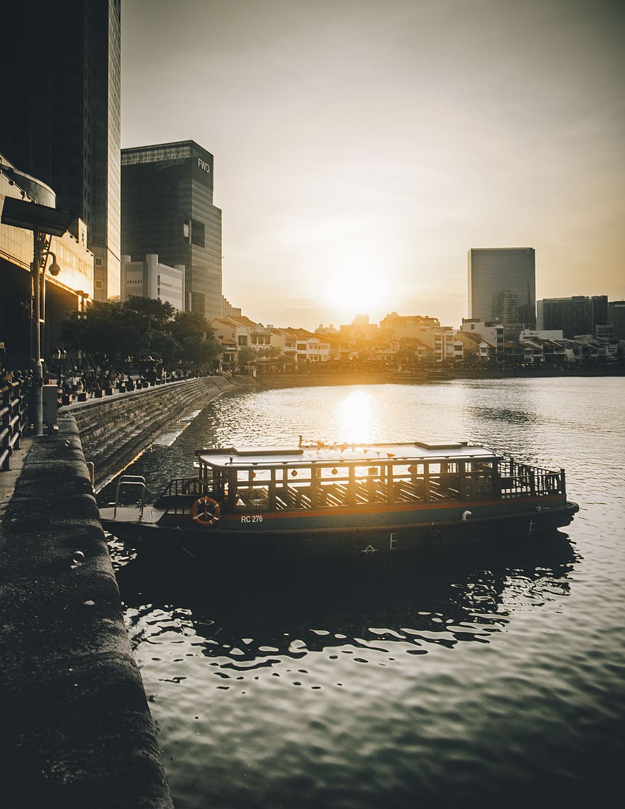 empty tour boat on dock during daytime, vehicle, transportation HD wallpaper