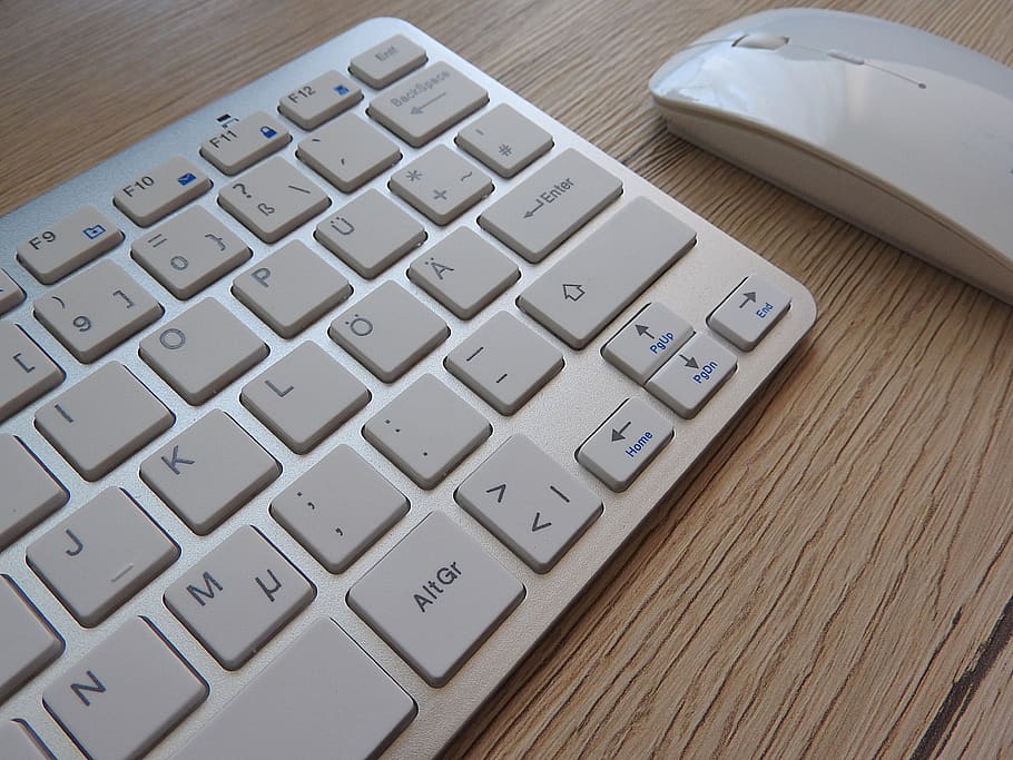 Apple Wireless Keyboard Beside Apple Magic Mouse, computer keyboard HD wallpaper