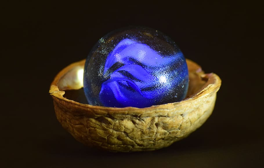 marble, nutshell, walnut shell, glass, wood, small, round, blue HD wallpaper