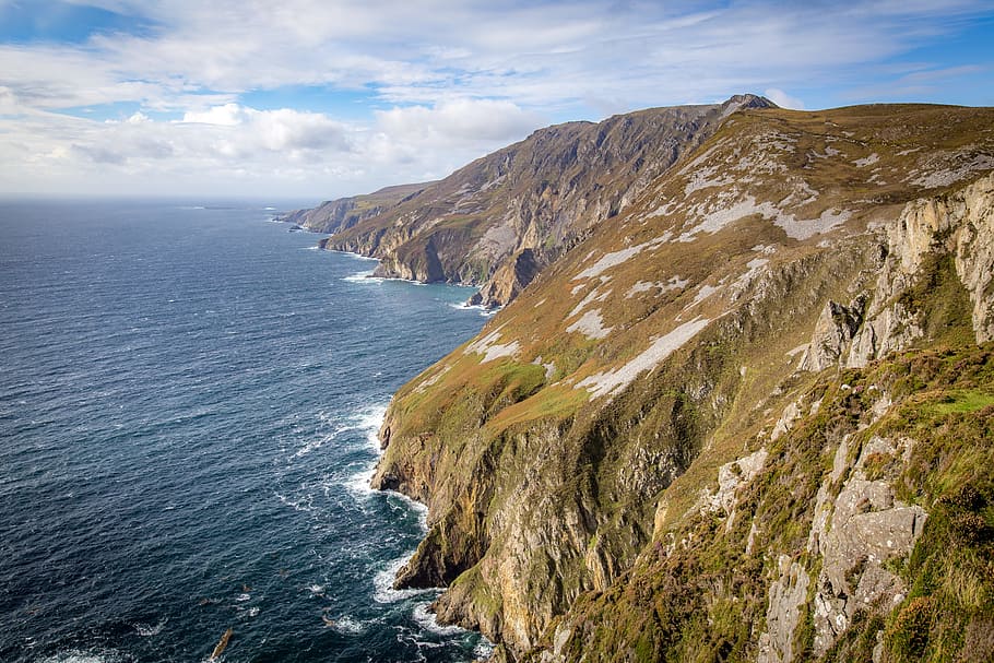 aerial photography of body of water hitting mountain, ireland, HD wallpaper