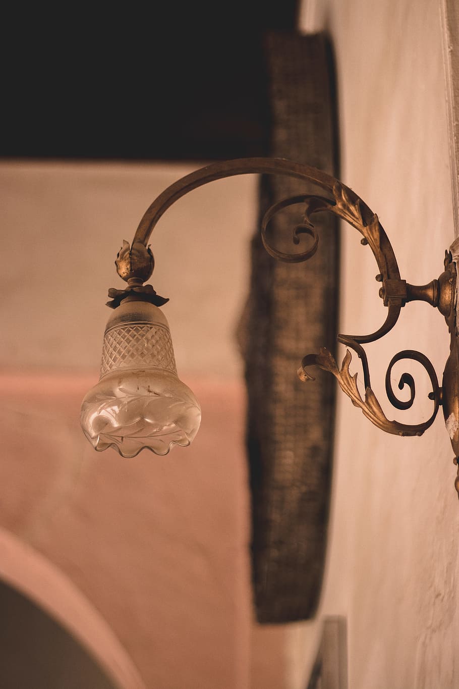 Selective Focus Photography of Brown Framed Sconce, ancient, antique HD wallpaper