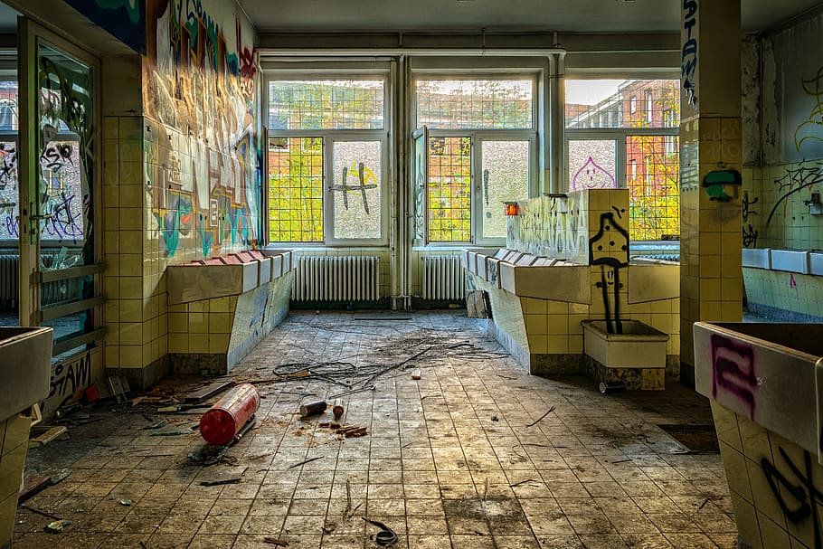 Empty Store, abandoned, broken, building, decay, dirty, neglected HD wallpaper