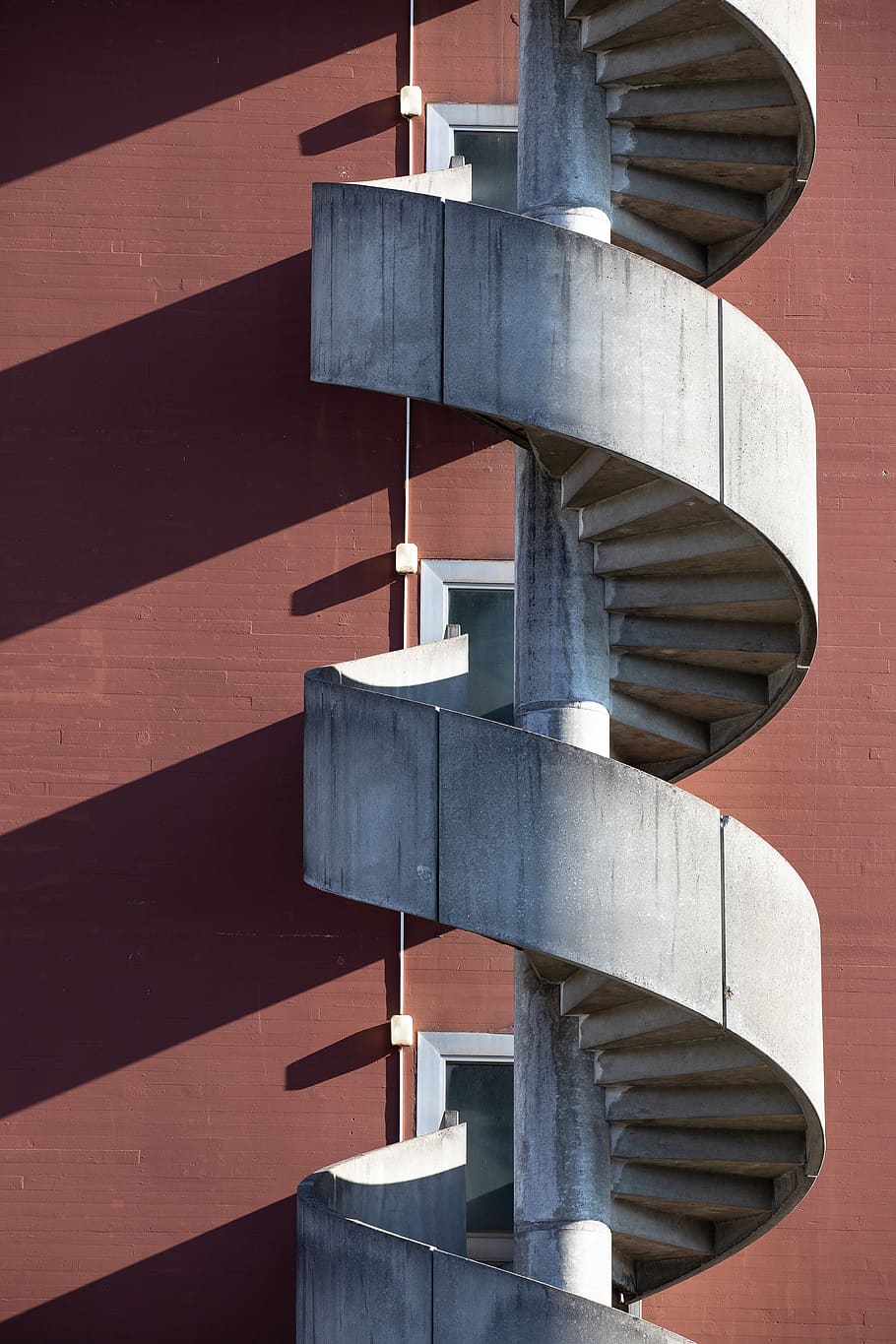 gray spiral stairs tower, architecture, built structure, sunlight HD wallpaper