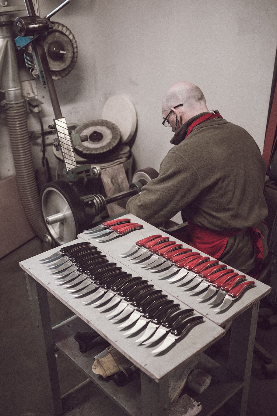man fixing imte, music, musical equipment, one person, musical instrument HD wallpaper