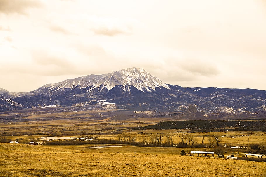 open field and mountain during daytime, outdoors, nature, mountain range HD wallpaper