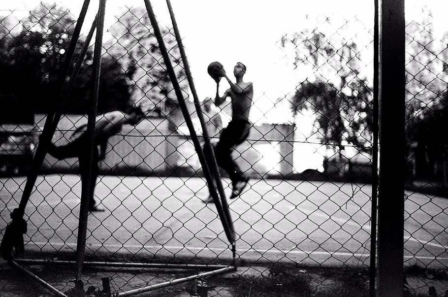 fence, real people, boundary, barrier, chainlink fence, playing HD wallpaper