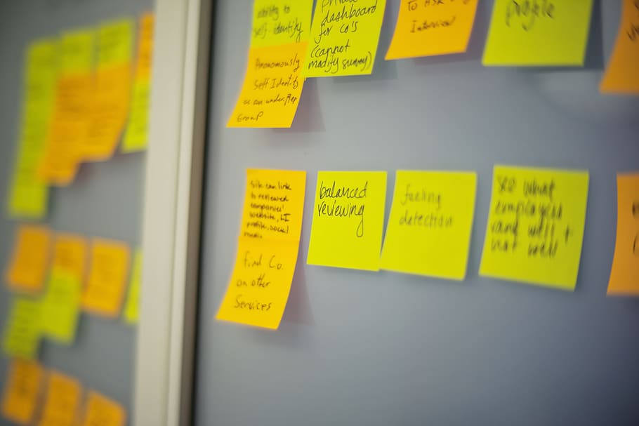 selective focus photography of yellow and orange post-it notes on wall, HD wallpaper