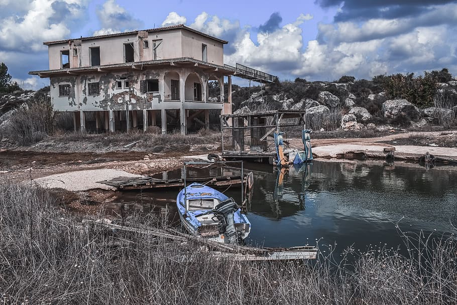 house, abandoned, building, decay, broken, dilapidated, shabby HD wallpaper