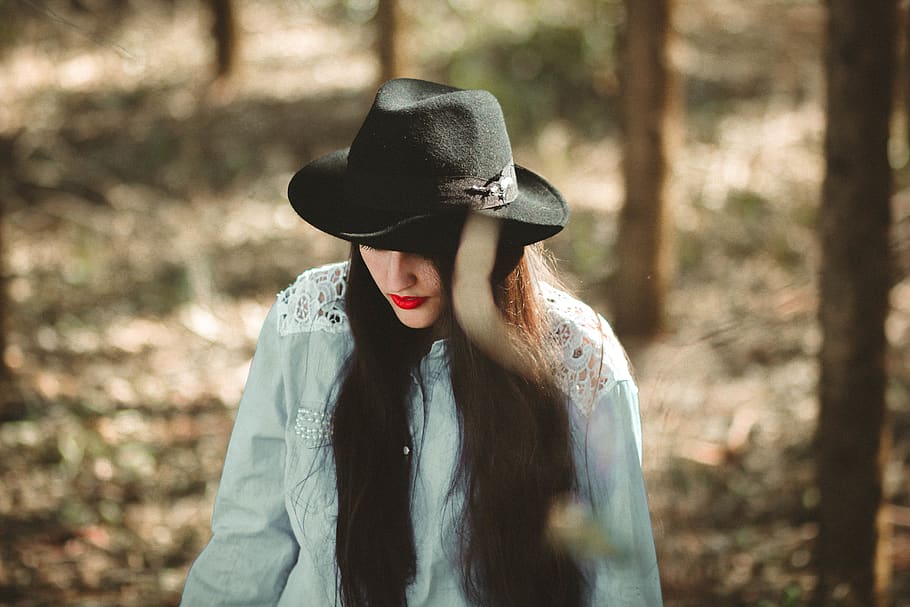girl, forest, hat, tree, trees, style, look, winter, life, photo HD wallpaper