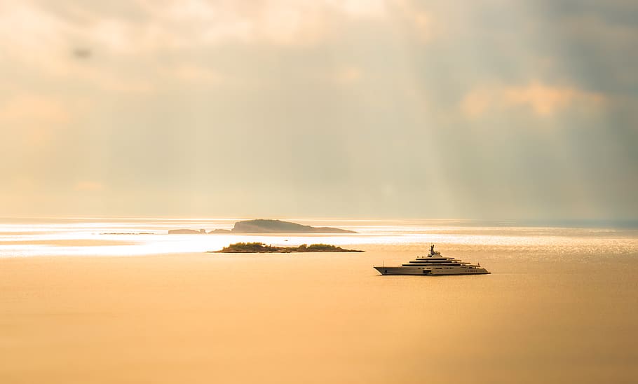 White Cruise Ship , dawn, mist, ocean, scenic, sea, seascape HD wallpaper