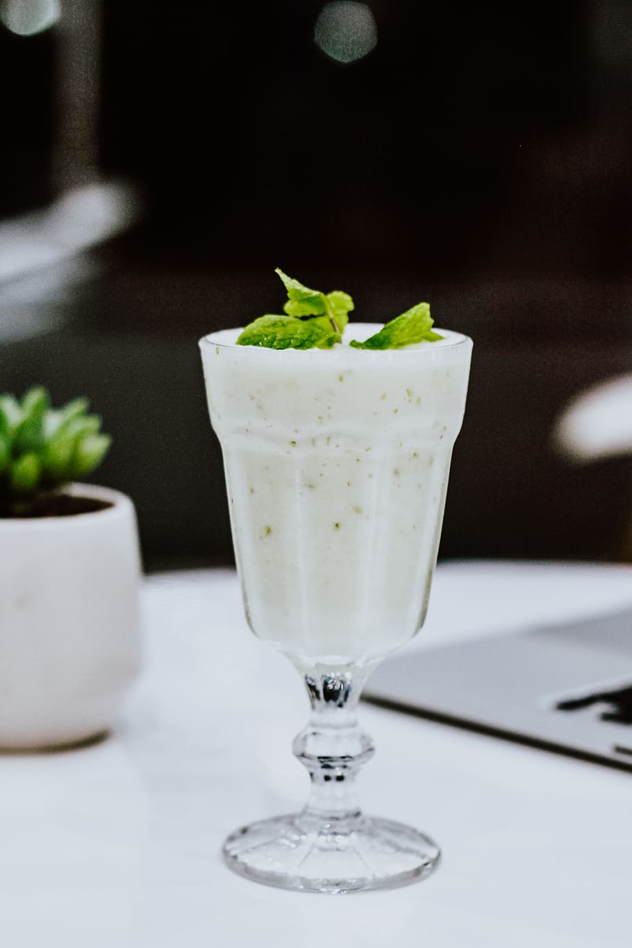 short stemmed clear glass, food and drink, drinking glass, household equipment HD wallpaper