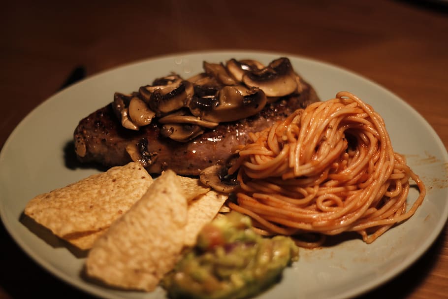 Steak With Mushroom And Spaghetti, beef, delicious, dinner, dish HD wallpaper