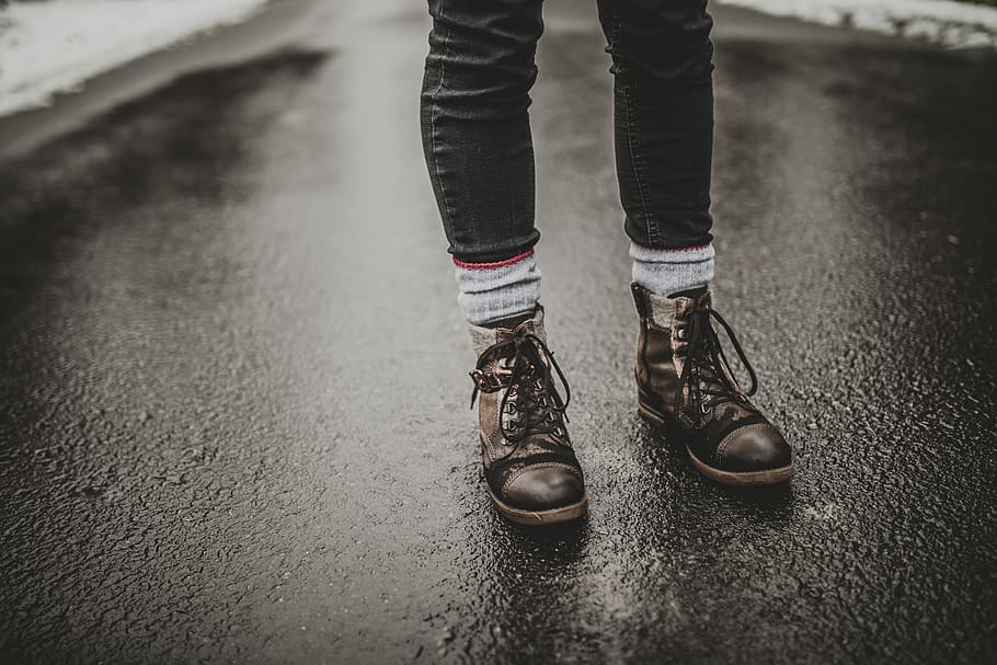 winter, cold, snowing, road, street, shoes, boots, winter weather HD wallpaper