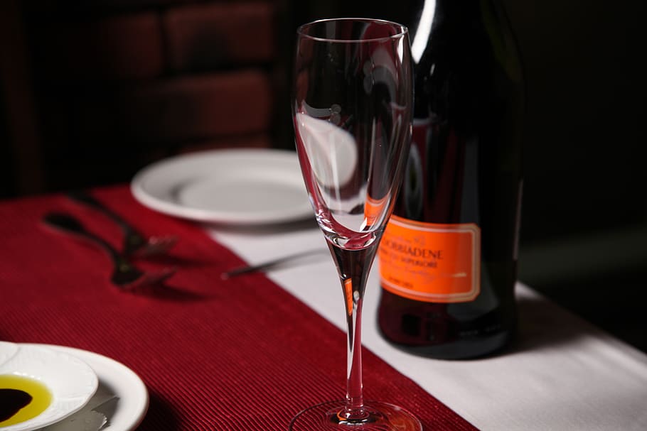 Clear Champagne Flute, alcohol, bottle, close-up, crystal, dark HD wallpaper