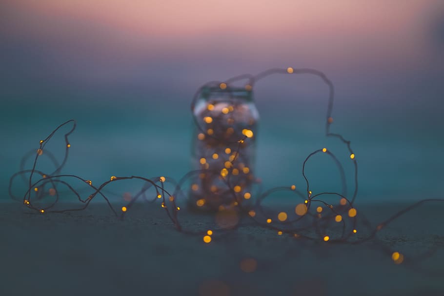 yellow string lights, bokeh, blur, blue, red, glow, jar, night HD wallpaper