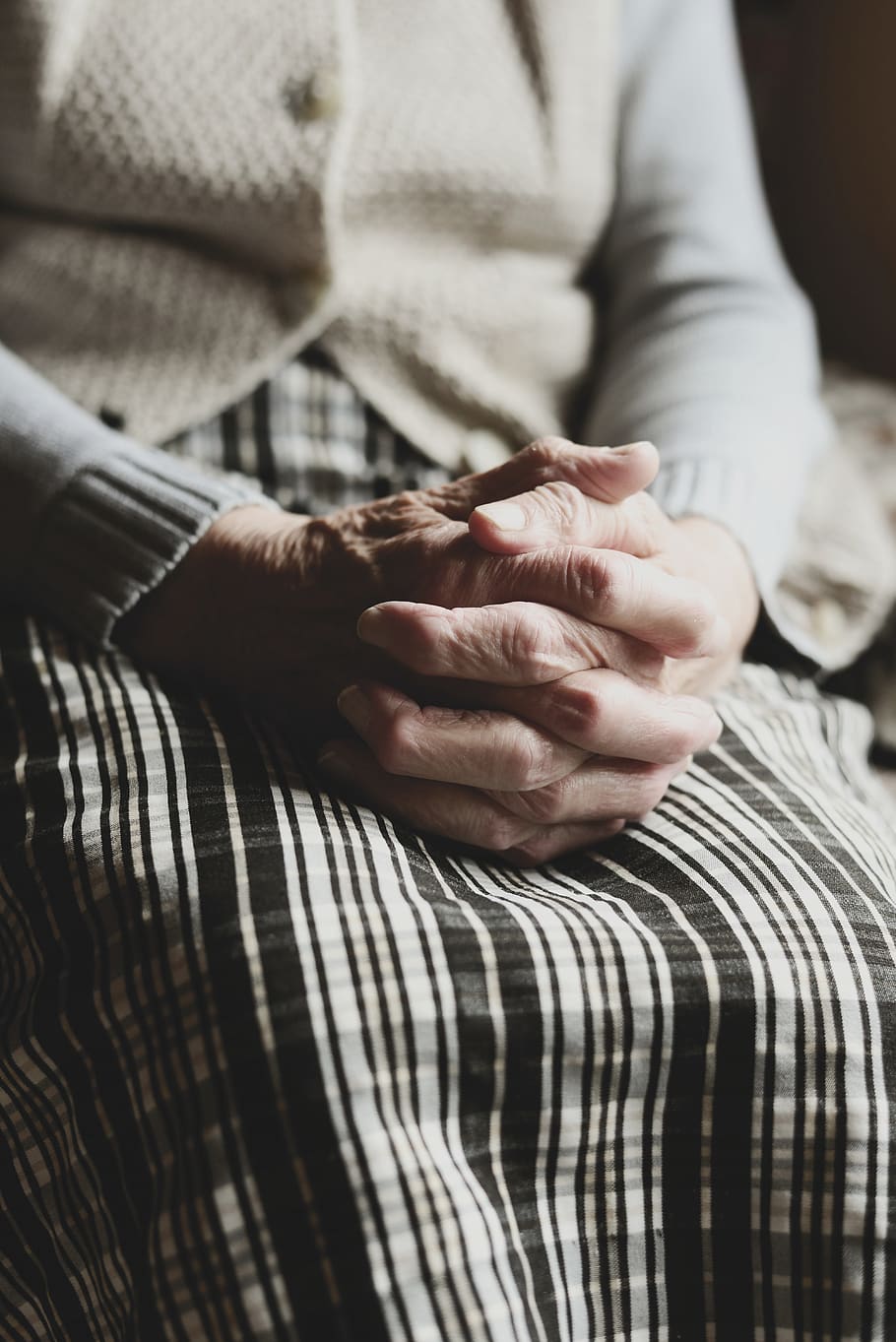 hands, human, old human, age, seniors, fold, skin, person, finger HD wallpaper