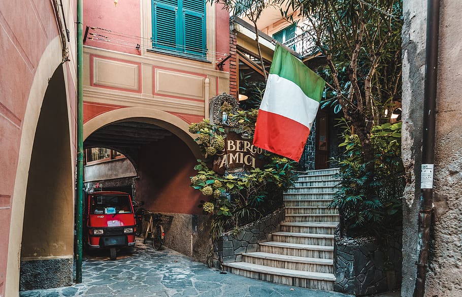red auto-rickshaw under arch walkway, home decor, symbol, flag HD wallpaper