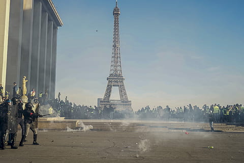 Eiffel Tower photo, building, architecture, human, person, steeple HD wallpaper