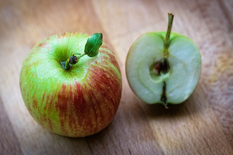 Slice Green Apple Fruit, apples, blur, close-up, confection, delicious HD wallpaper