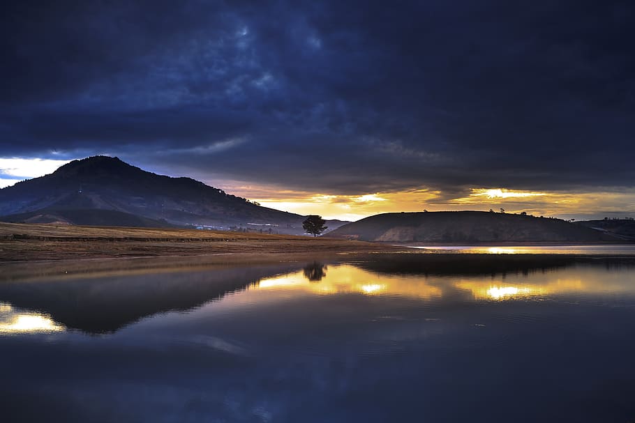 Mountain View Seen Through Across the Calm River during Dawning HD wallpaper