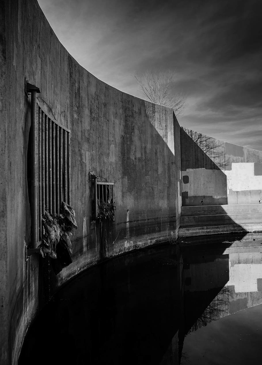 sewer, pollution, trash, water, graffiti, garbage, shadows HD wallpaper