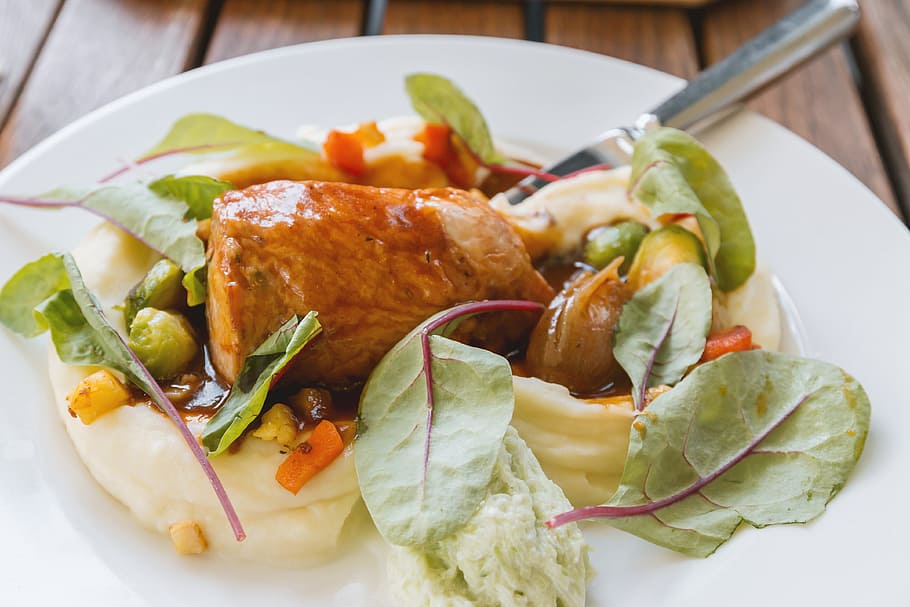 Fresh summer food. Chicken meat with vegetables, food and drink HD wallpaper