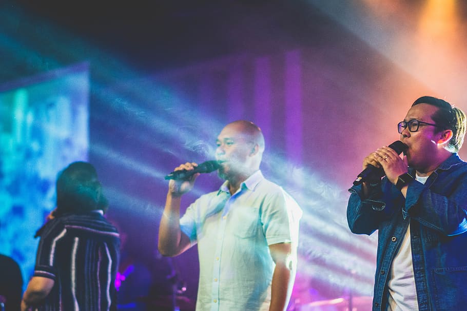 singer, men, bald, rays, worship, people, music, performance HD wallpaper