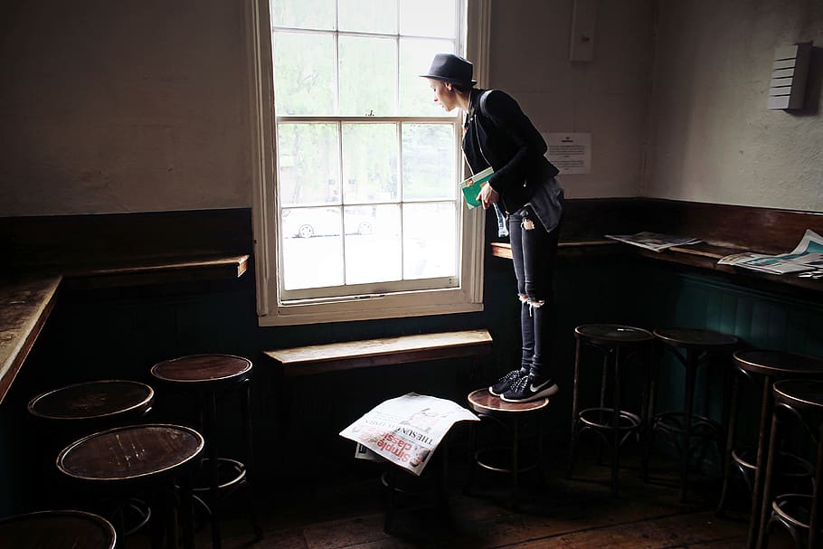 light, window, dark, uk, oxford, bookstore, hat, girl, abandoned HD wallpaper