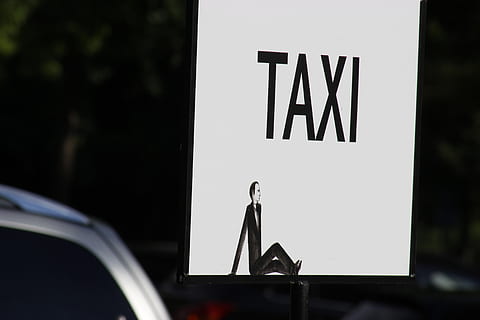 taxi text, sign, symbol, black and white, alphabet, triangle HD wallpaper