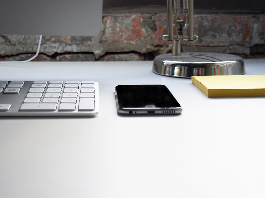 Computer and Phone on Desk, Business, Objects, Office, Technology HD wallpaper