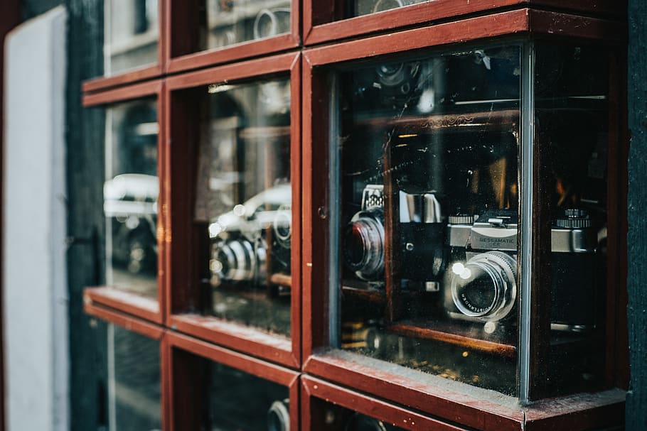 assorted cameras displayed inside glass cases, machine, window HD wallpaper