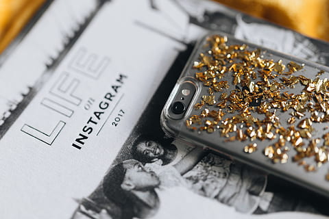 Life on Instagram Book and Vintage Cameras, old, social media HD wallpaper