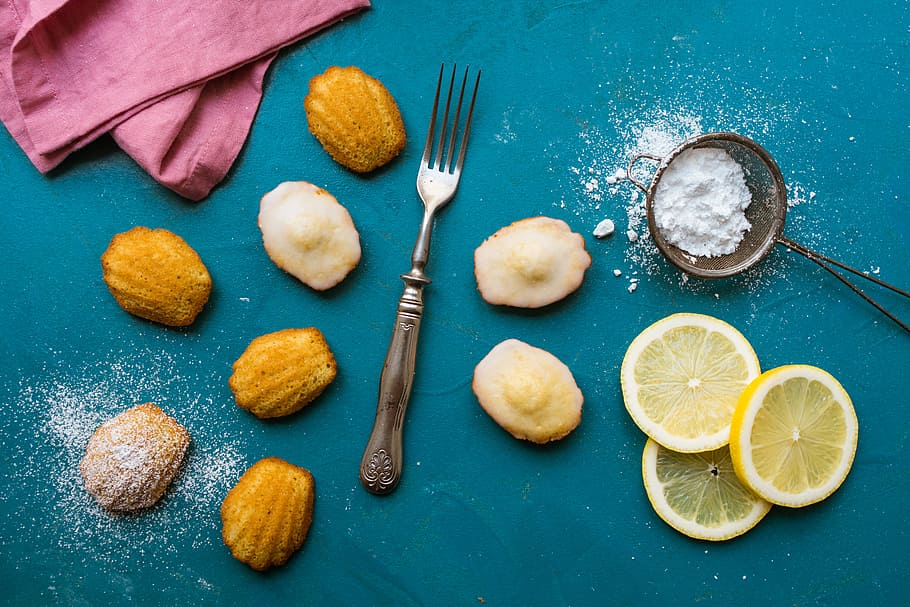 stainless steel fork beside of sliced lemons, flat lay, lorraine HD wallpaper