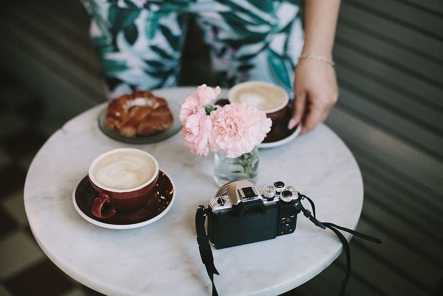 Woman Holding Ceramic Saucer, breakfast, cake, camera, chocolate HD wallpaper