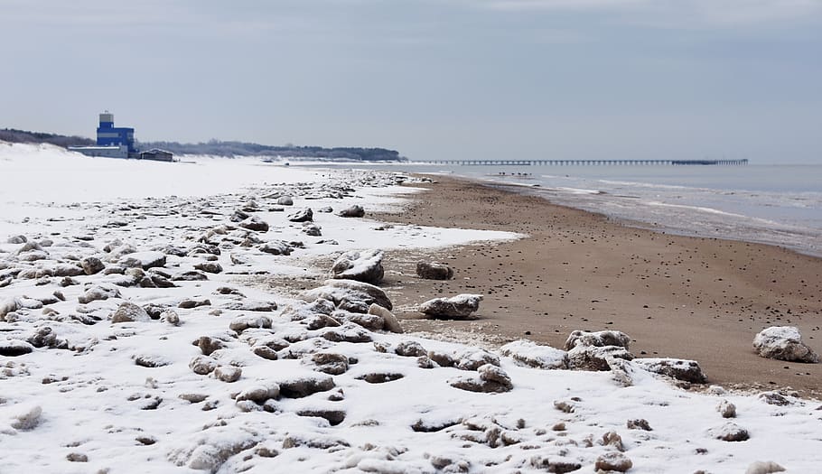 sea, beach, winter, wintry beach, snowy beach, landscape, seascape HD wallpaper