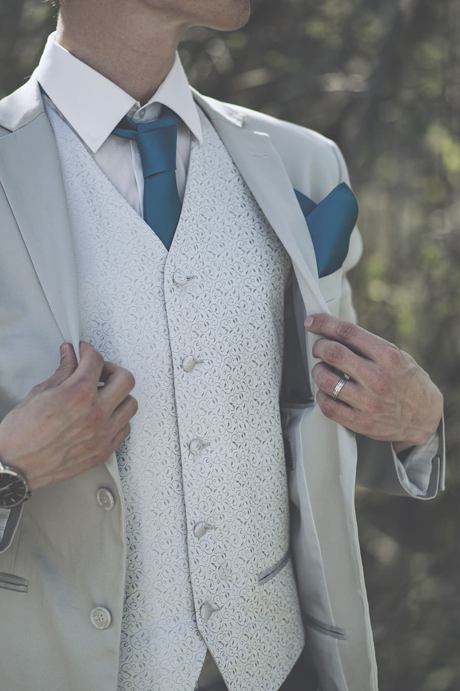 man wearing white suit, real people, midsection, day, front view HD wallpaper