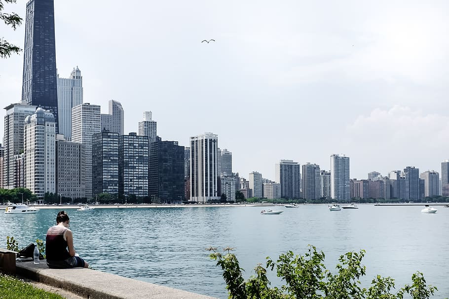 Girl reading book Chicago lakefront, architecture, beach, beautiful, HD wallpaper