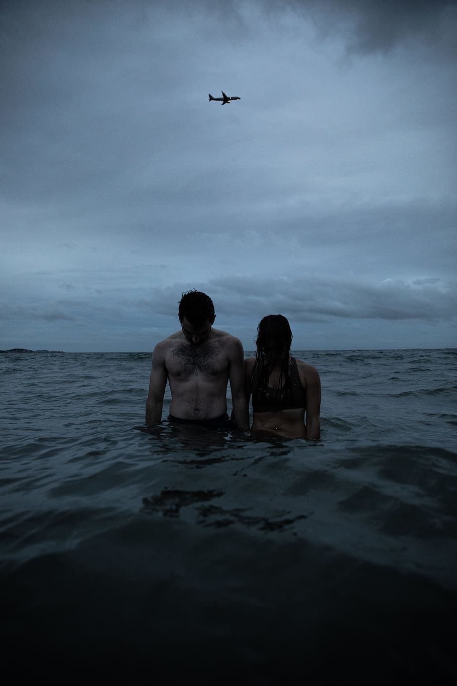 photo of couple on body of water, people, plane, cloudy, dark HD wallpaper