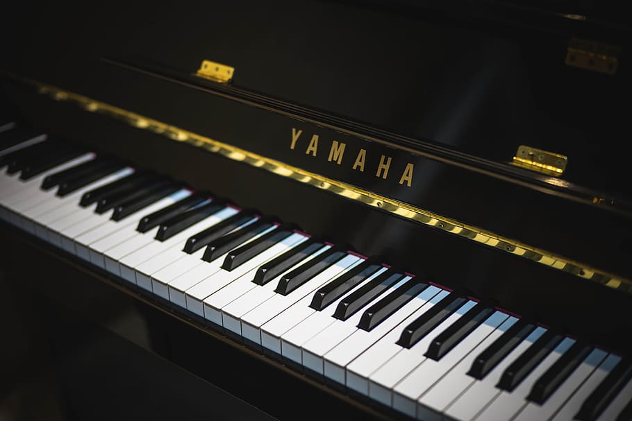 Black Yamaha Piano, brand, brass, chord, ebony, instrument, ivory