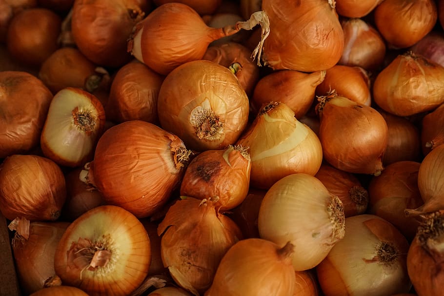 stack of onion bulbs, food, food and drink, wellbeing, healthy eating HD wallpaper