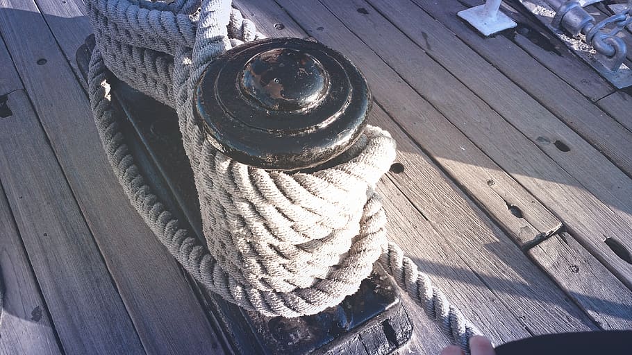 White Rope Tied on Black Steel Bar, bollard, deck, nautical vessel HD wallpaper