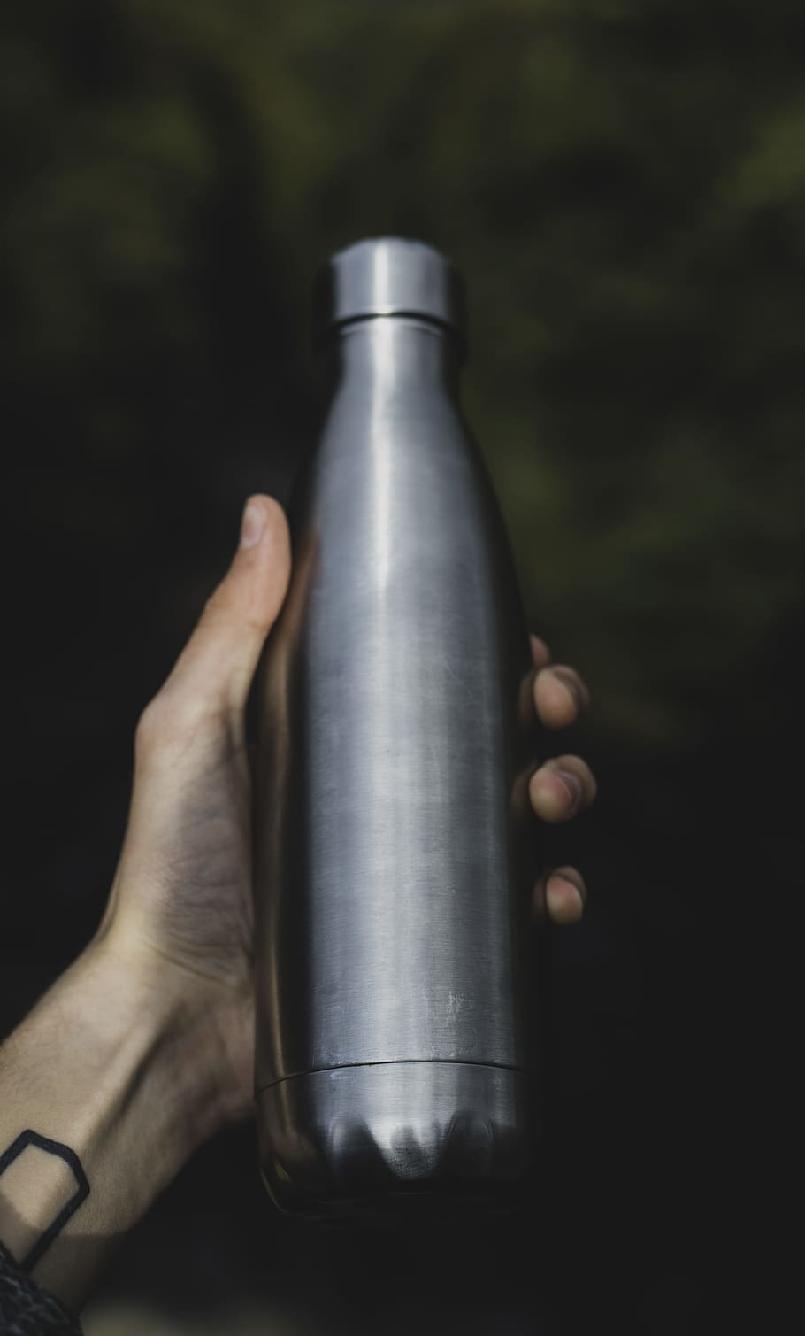 person holding gray bottle, hand, hydration, coffee, thermal HD wallpaper