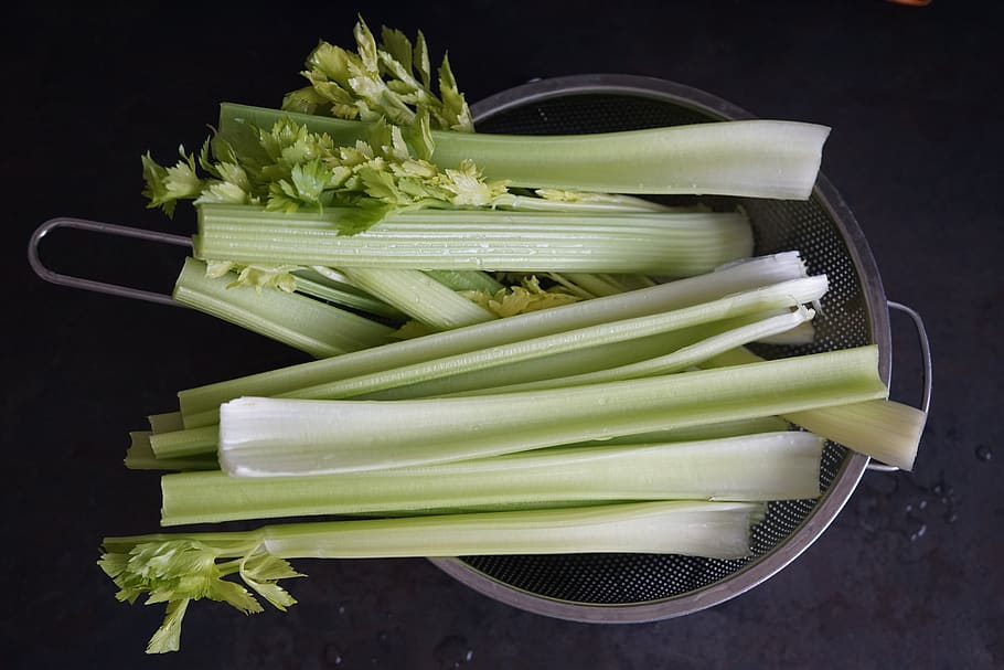 celery juice, healthy, blender, blending, vegan, vegetable HD wallpaper